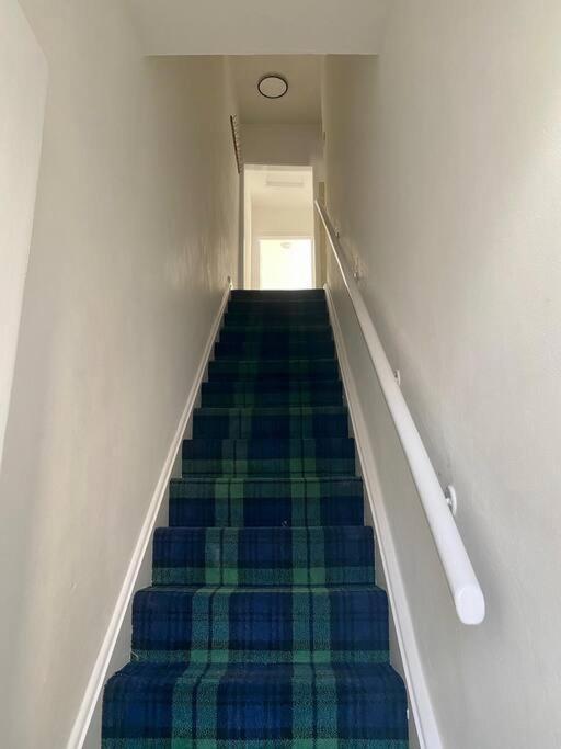 64 Bath Road - Central To チェルトナム エクステリア 写真